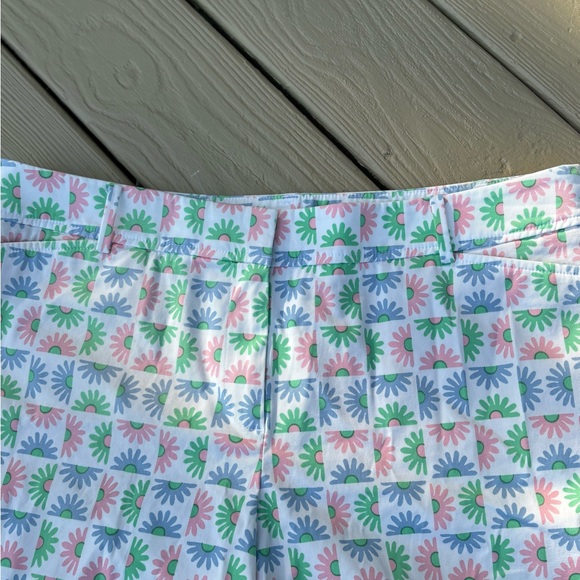 NWOT TALBOTS Colorful Flower Patterned Shorts, Size: 16P - Picture 3 of 8